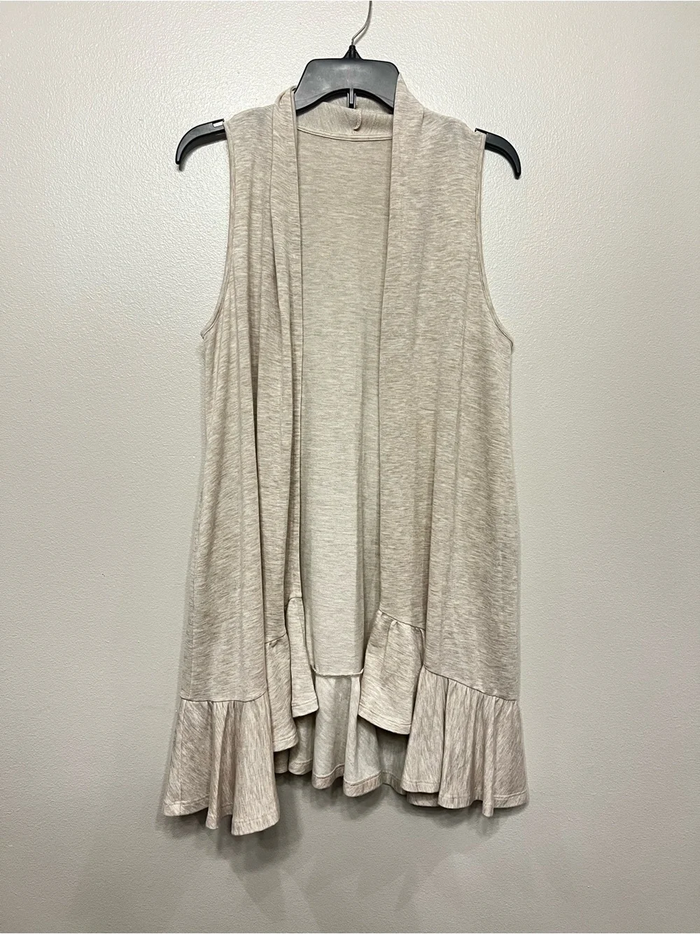 Pleione Cream Oatmeal Heather Ruffle Hem Open Front Cascade‎ Vest Minimalist